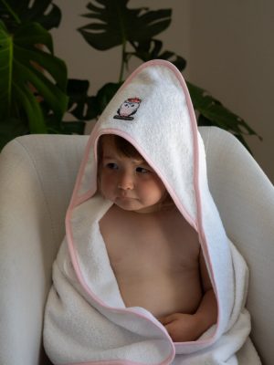 Sortie de Bain pour fille marque Luluchouette modèle Fleur couleur rose et blanc