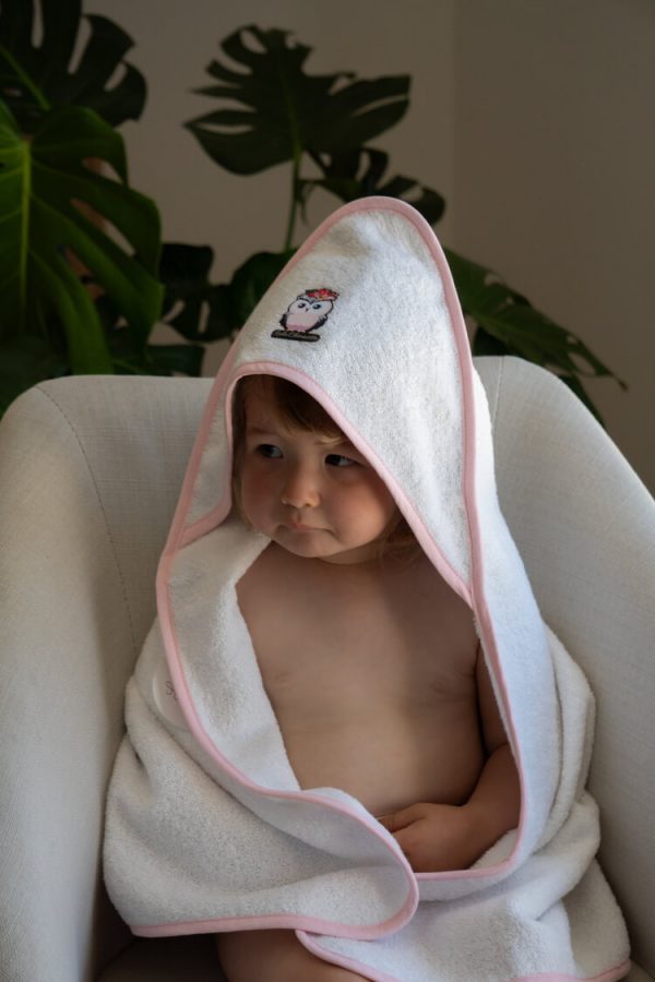 Sortie de Bain pour fille marque Luluchouette modèle Fleur couleur rose et blanc